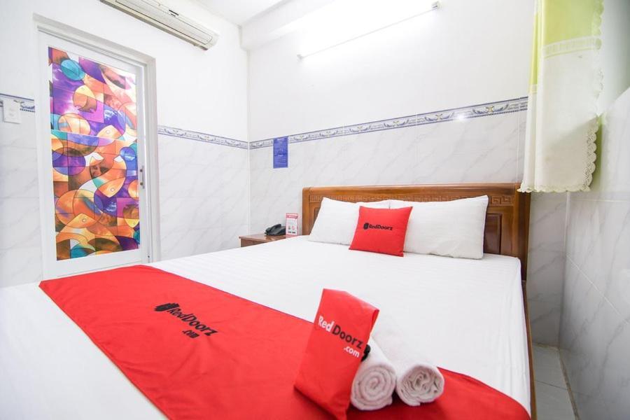 Reddoorz Hoang Tuan Hotel Ho Chi Minh City Exterior photo