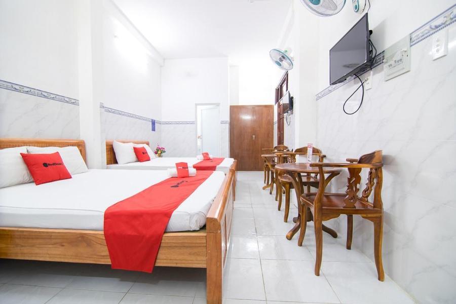 Reddoorz Hoang Tuan Hotel Ho Chi Minh City Exterior photo
