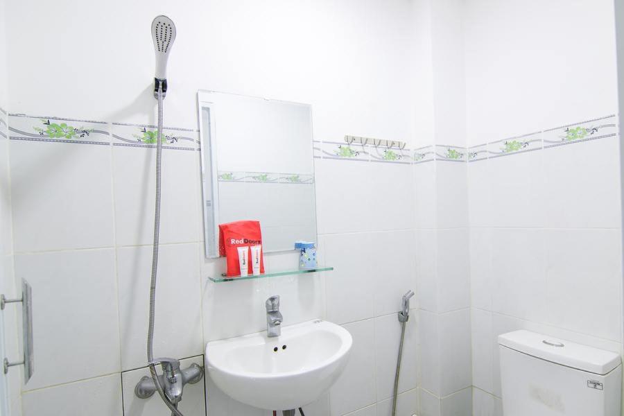 Reddoorz Hoang Tuan Hotel Ho Chi Minh City Exterior photo