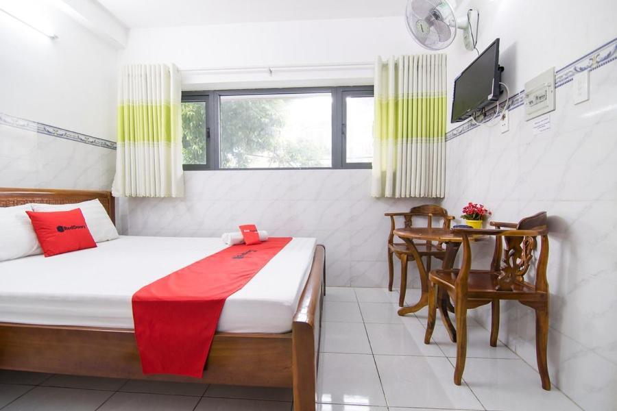 Reddoorz Hoang Tuan Hotel Ho Chi Minh City Exterior photo
