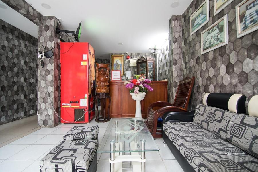 Reddoorz Hoang Tuan Hotel Ho Chi Minh City Exterior photo